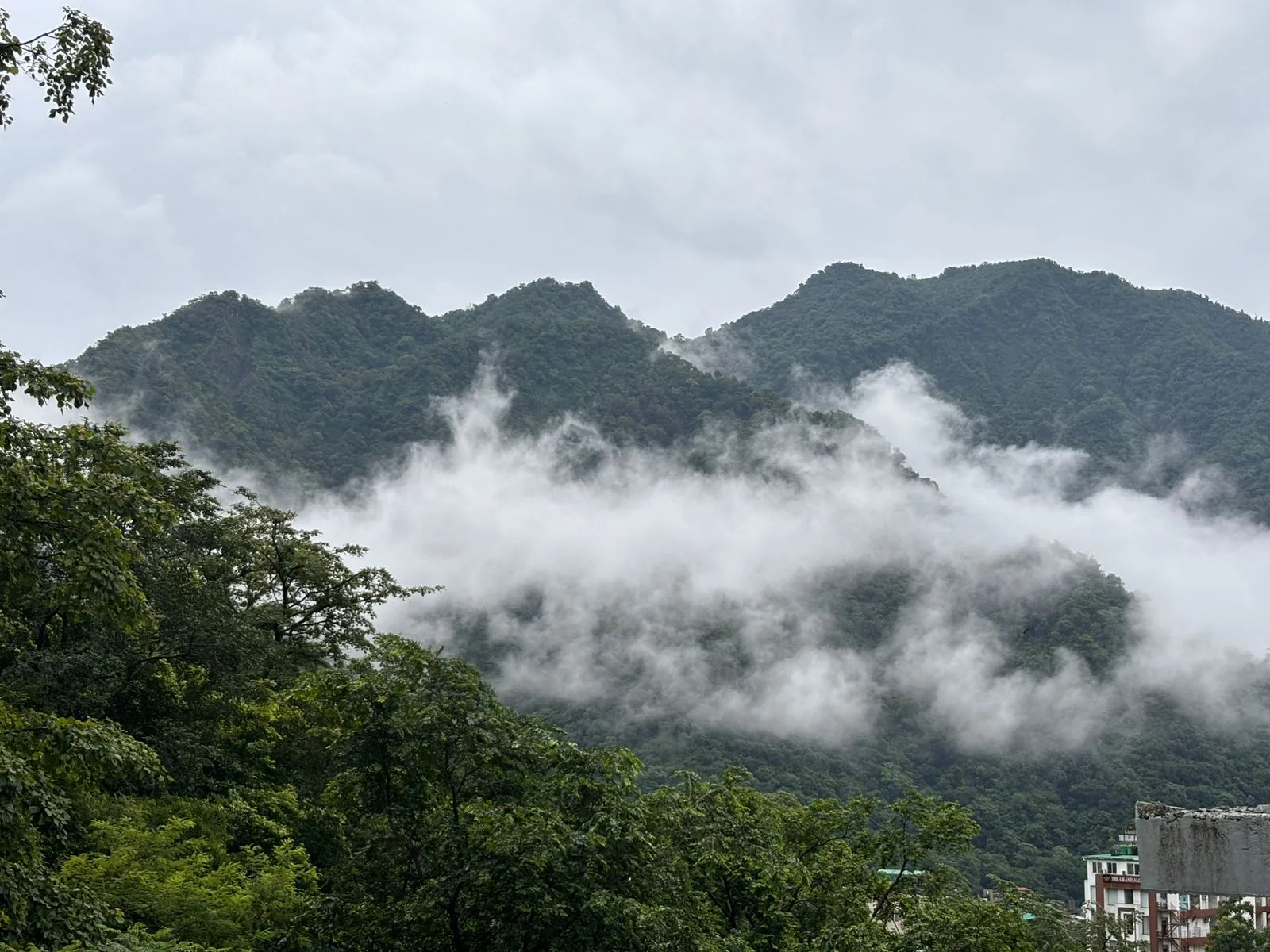 Mountain view surrounding Samvedna Spiritual School in Rishikesh